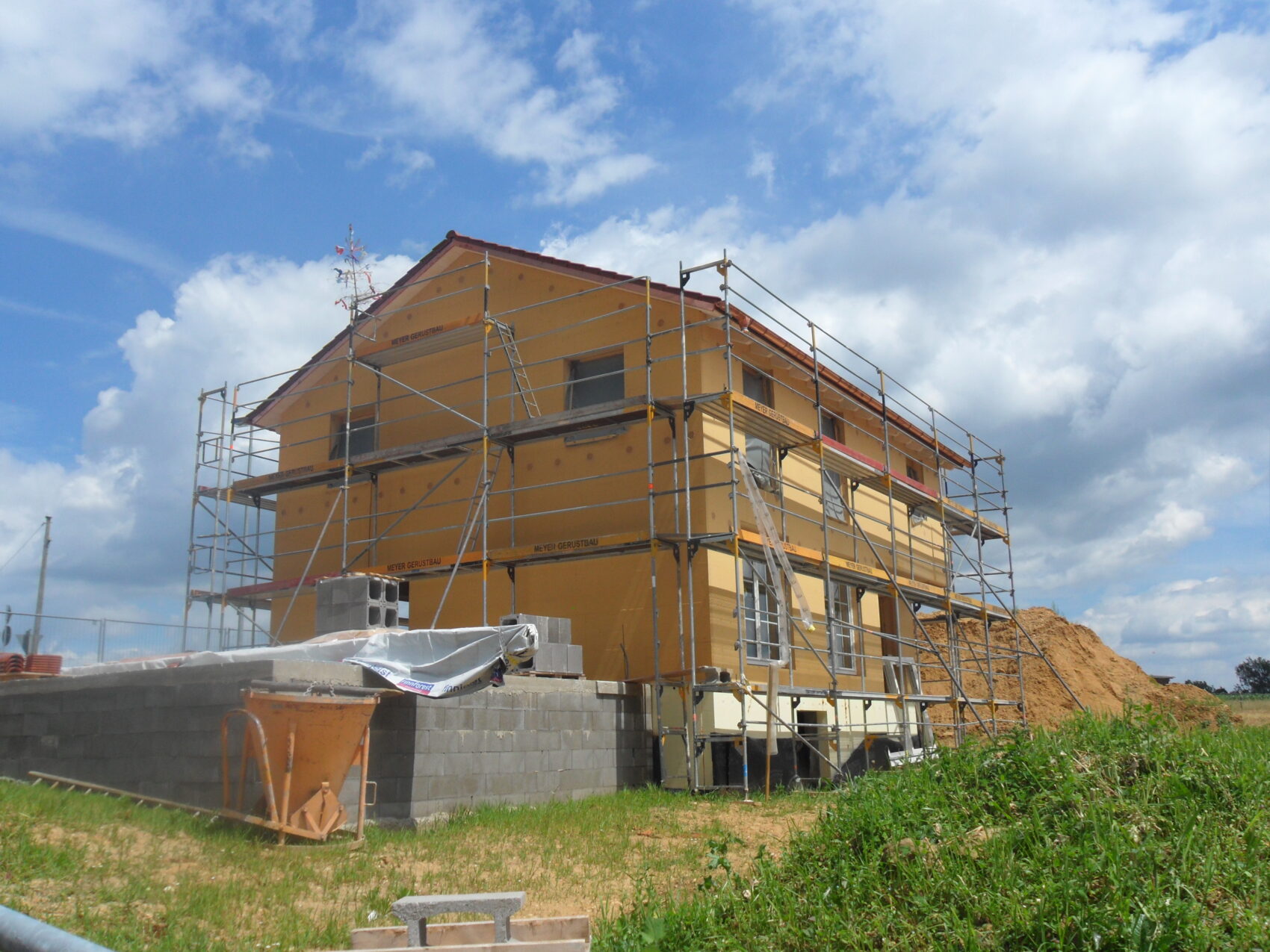 Ein Massivholzhaus im Bau